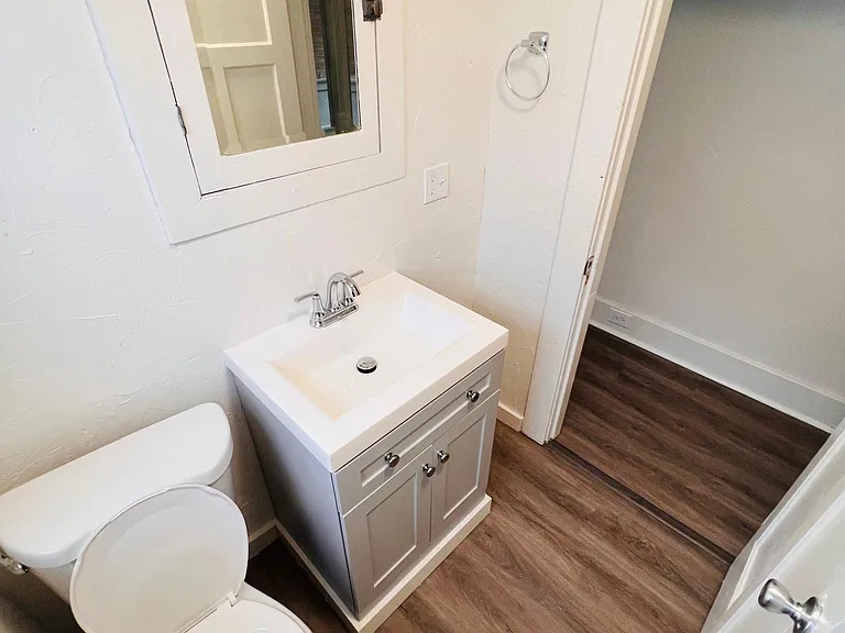 1127 Vernon Dr — Photo 22