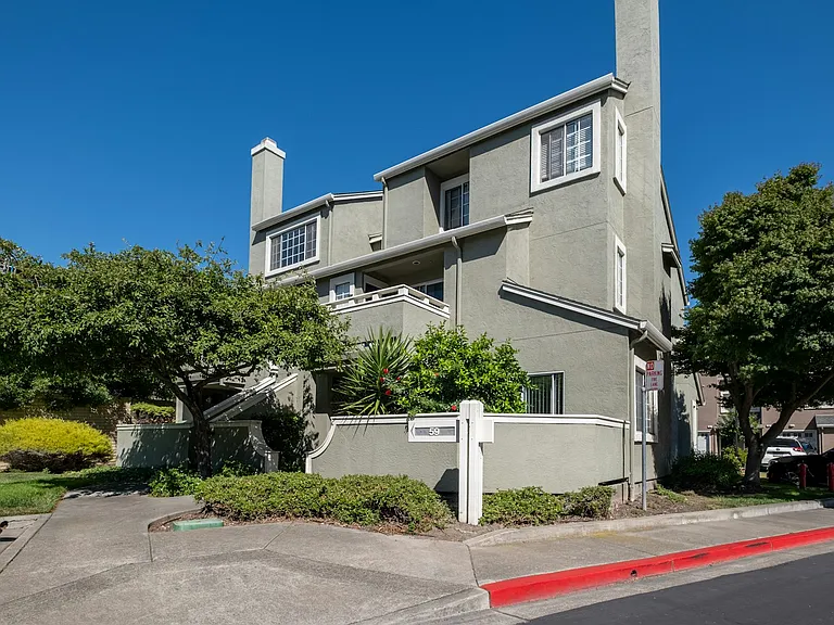 55 Donada Pl — Photo 32
