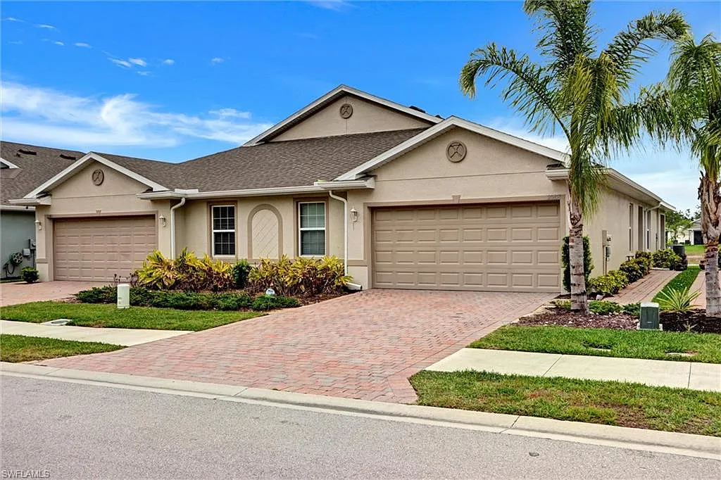 2 bed, 2.0 bath, 1497 sqft, $2,300 — Photo 4