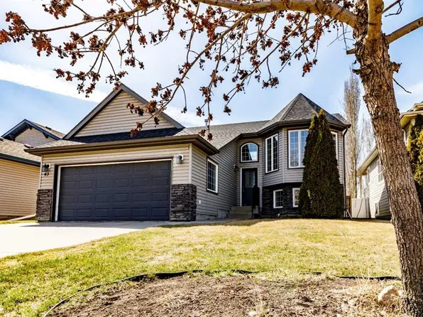 43 E Webster Dr, Red Deer, AB T4N 7G4