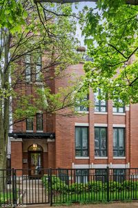 3037 N Kenmore Ave APT 3, Chicago, IL, 60657
