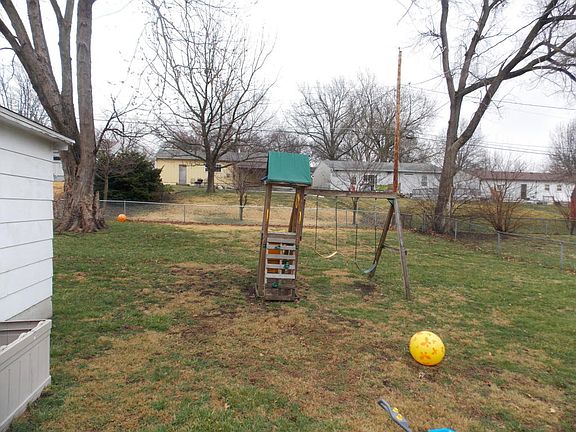 5th image of 2313 Meadow Trl