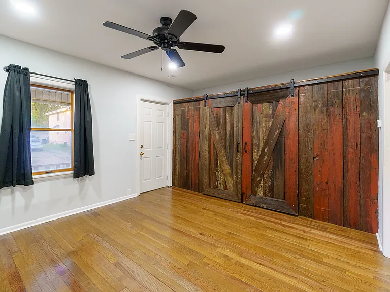 815 Douglas St #2 — Photo 5