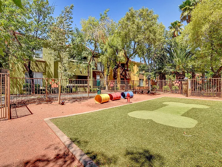 Spanish Wells Apartments — Photo 6