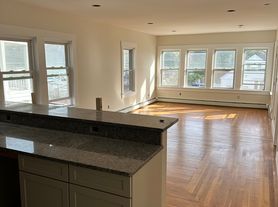 176 Hillside Ave, Pawtucket, RI