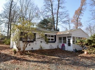 17 Pochuck Dr, Sussex, NJ 07461