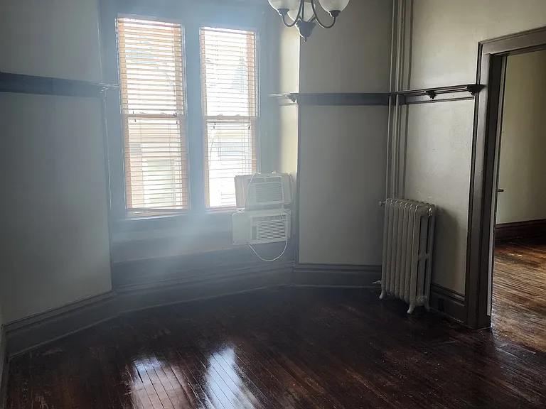 140 Loras Blvd #4 — Photo 3