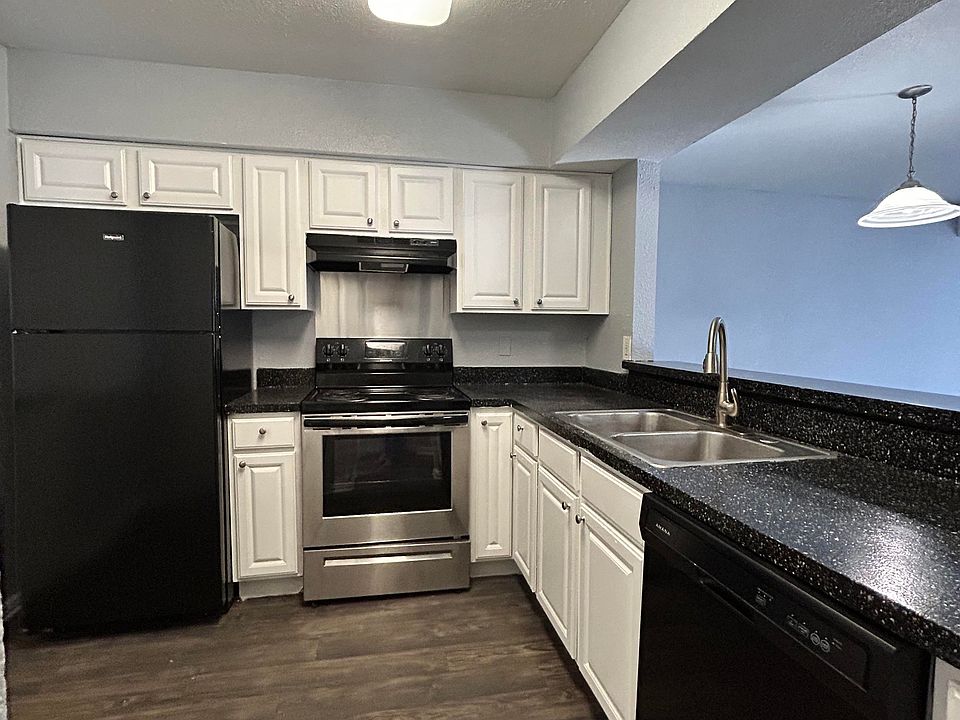 2nd image of 14619 Reforma Dr