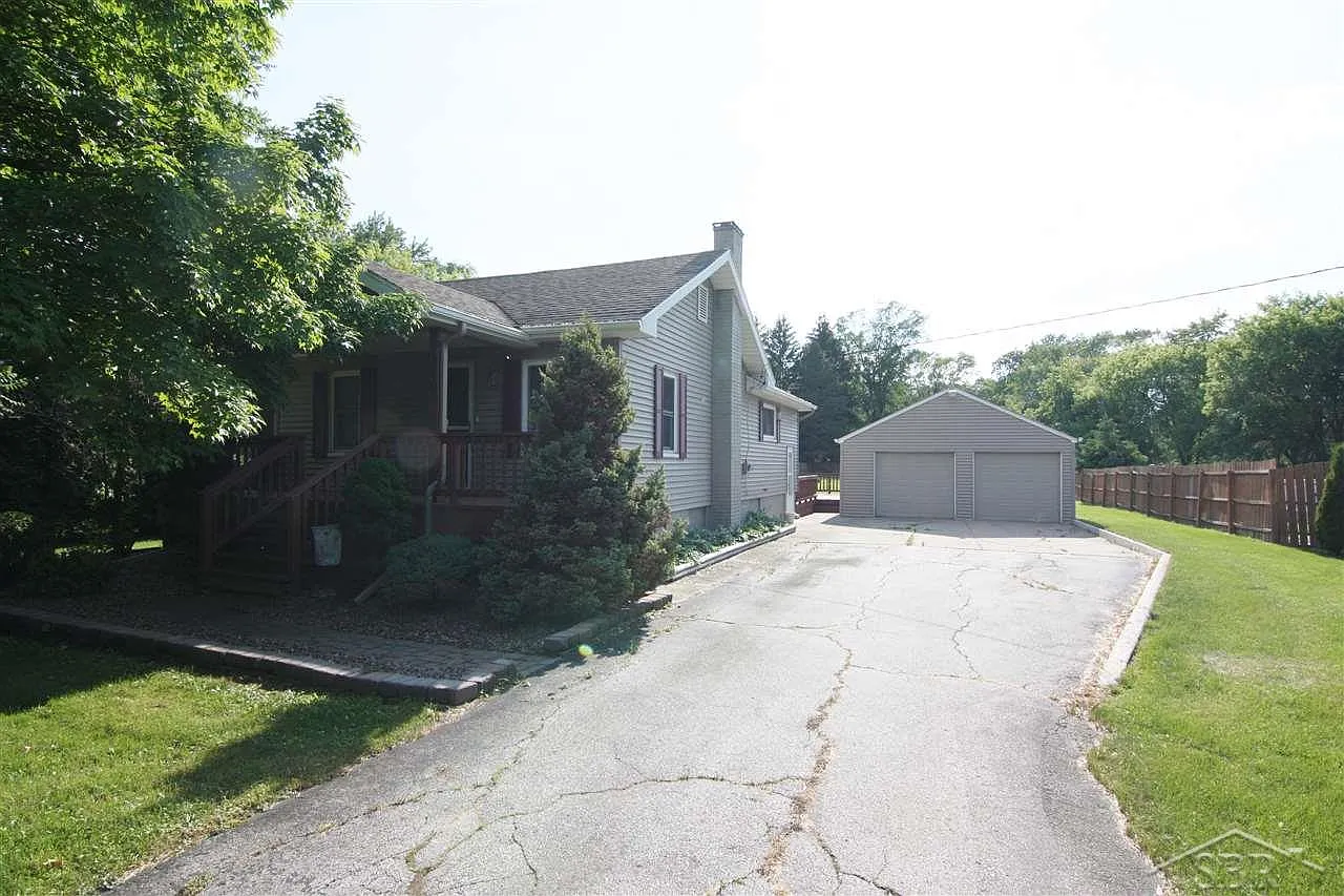 310 Adams Rd photo 1