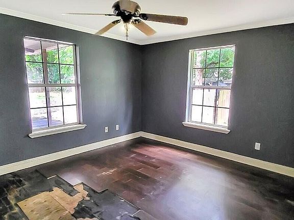 3rd image of 420 3rd St
