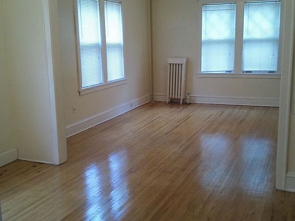 2nd image of 1429 Grand Ave APT 1
