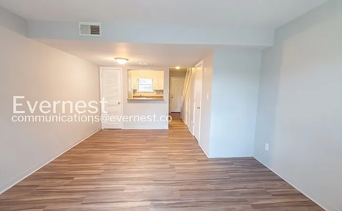 2 bed, 1.5 bath, 855 sqft, $849 — Photo 4