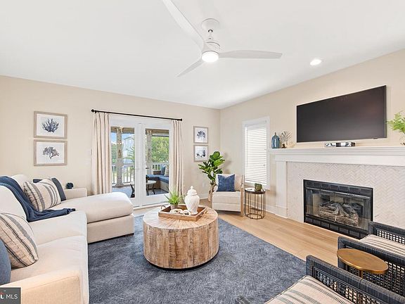 5th image of 114 Oakwood St #16