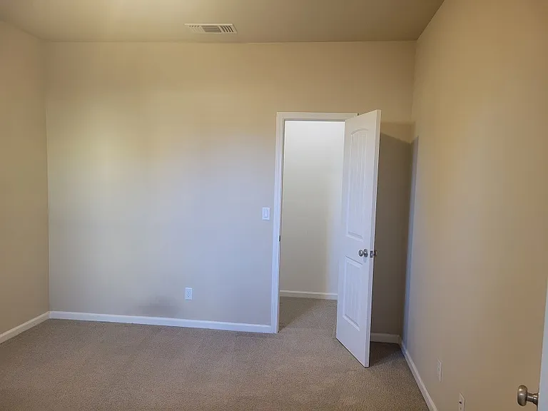 227 Gooselake Cir — Photo 24