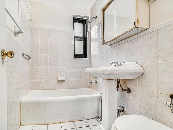 5th image of 83-85 Woodhaven Blvd #1J