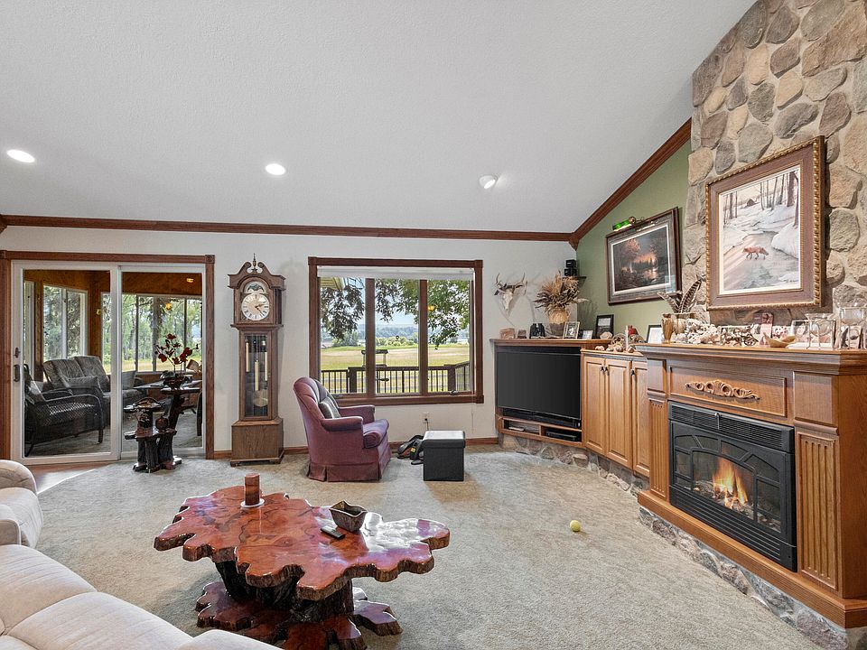 8th image of 11761 Lake Rd
