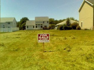 19 Desales Cir, Lockport, NY 14094