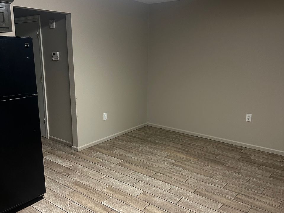 Place for kitchen table and chairs