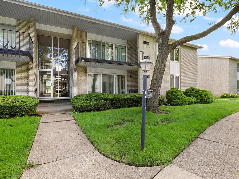 8577 Kennedy Cir #M7 — Photo 7