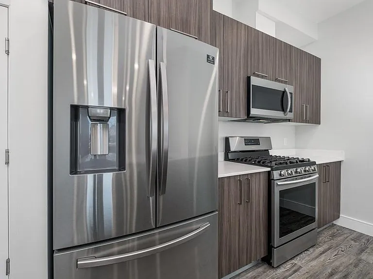 16 Laurel St — Photo 8