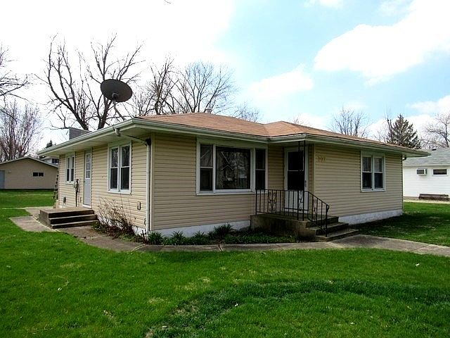 1st image of 302 W Lincoln Ave