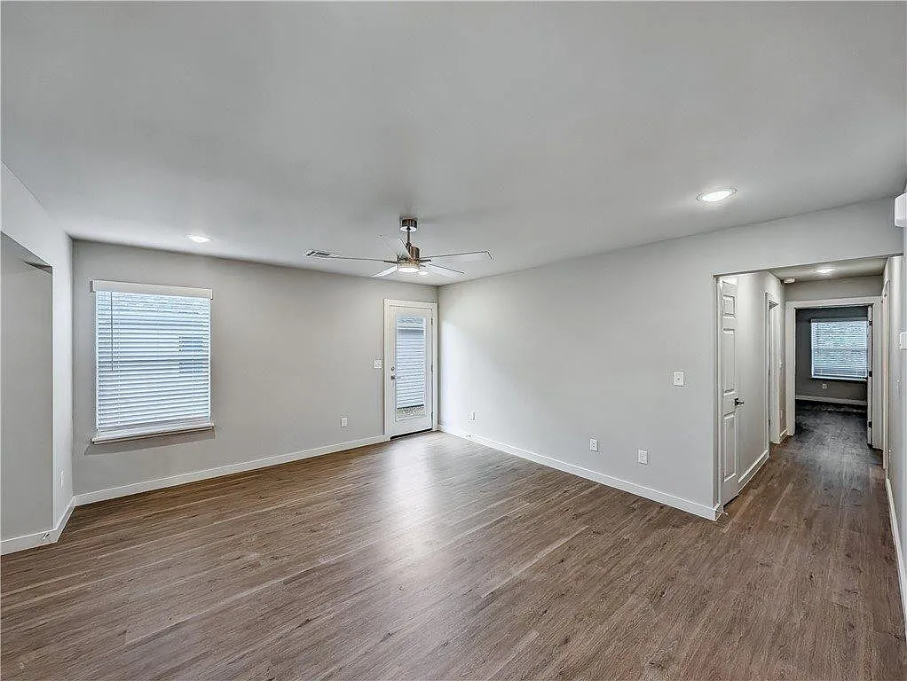 3 bed, 1256 sqft, $1,495 — Photo 3