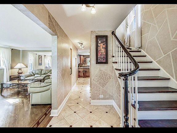 5th image of 7245 N Kilpatrick Ave