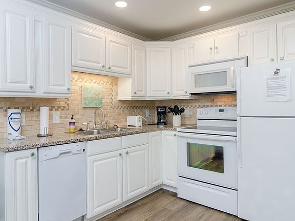 5th image of 40 N Lumina Ave APT 101