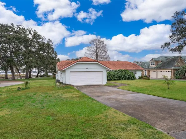 808 N Shore Dr, Leesburg, FL 34748