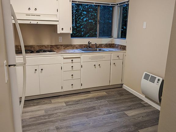5th image of 2566 14th Ave W APT 2
