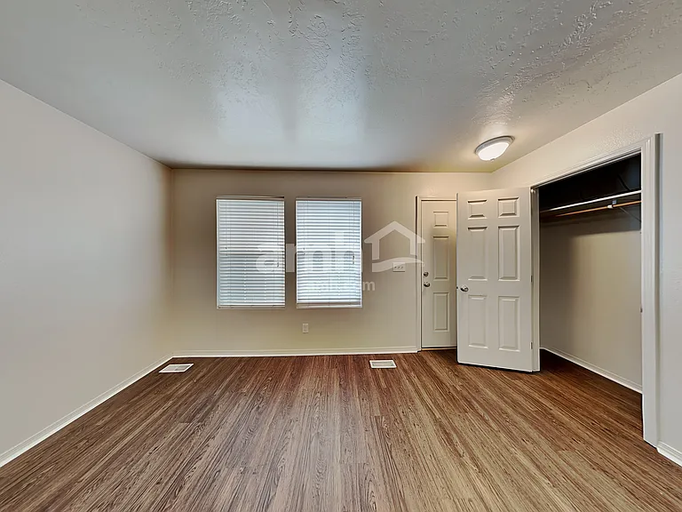 4418 N Alester Ave — Photo 6