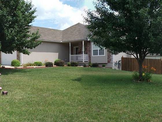 1st image of 1220 SE Eastridge Dr