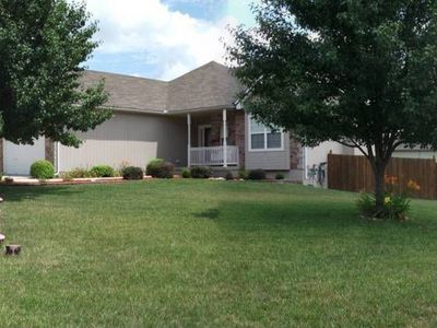 1220 SE Eastridge Dr, Blue Springs, MO, 64014