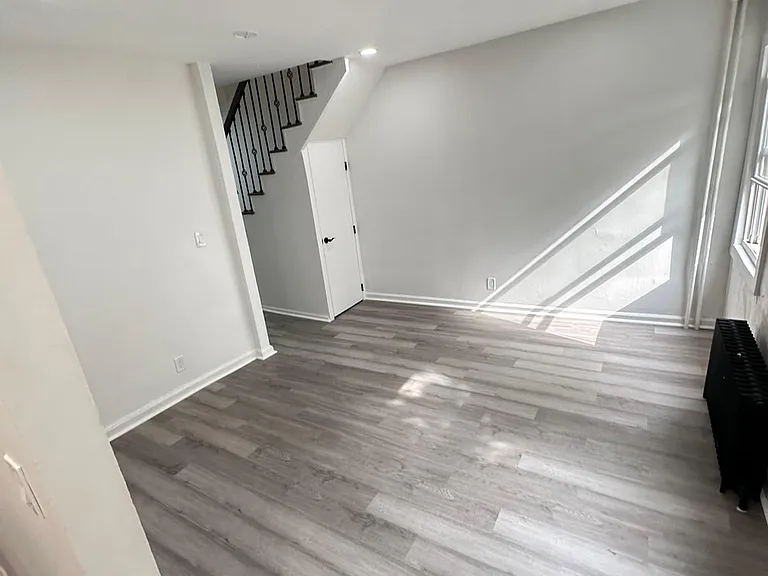 109 S 7th Ave #5 — Photo 23