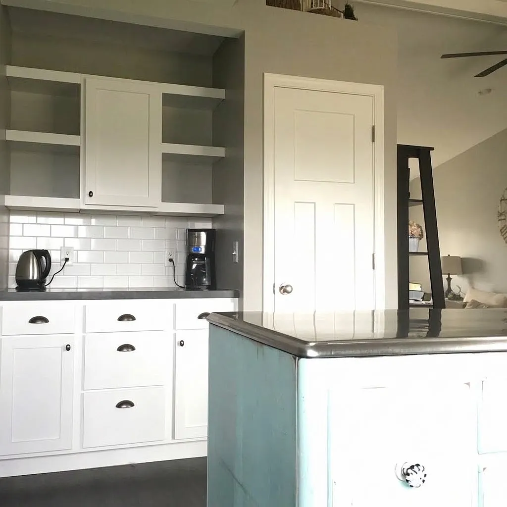 3 bed, 1600 sqft, $2,400 — Photo 2