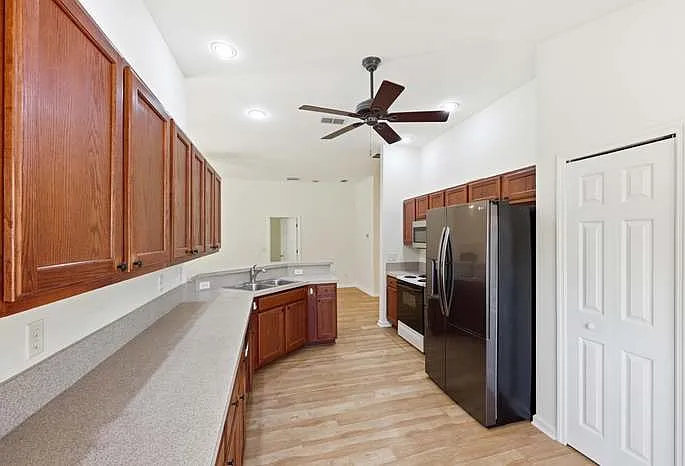 385 Whisper Ridge Dr — Photo 1