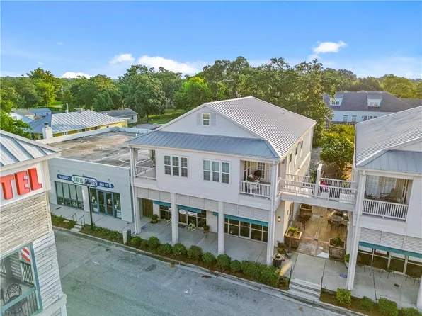 116 Davis Ave APT E, Pass Christian, MS 39571
