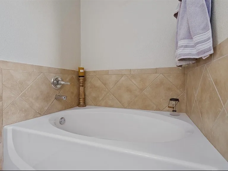 1205 Marlee Cir — Photo 7