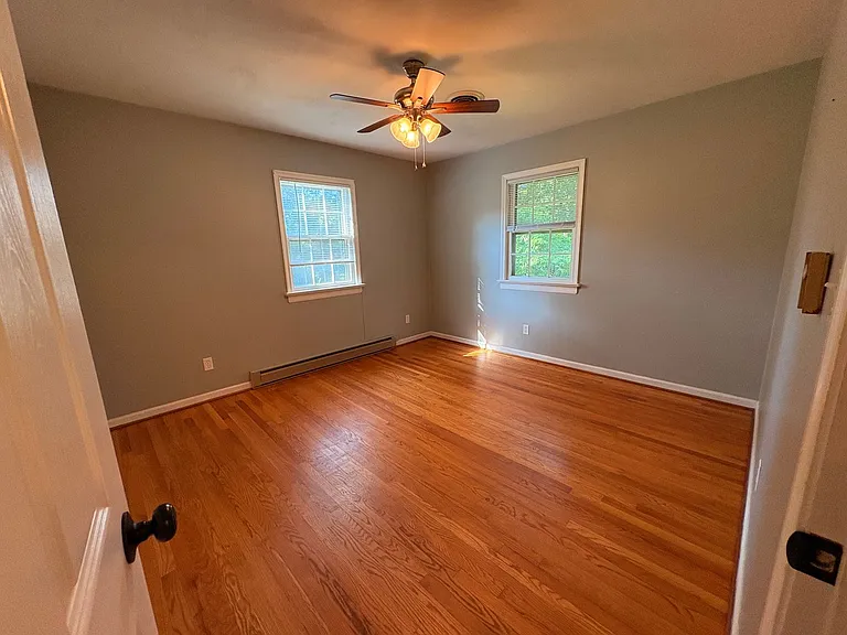 203 Fleetwood Dr — Photo 10