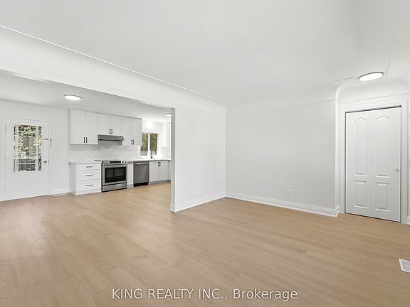 3rd image of 399 Church St N
