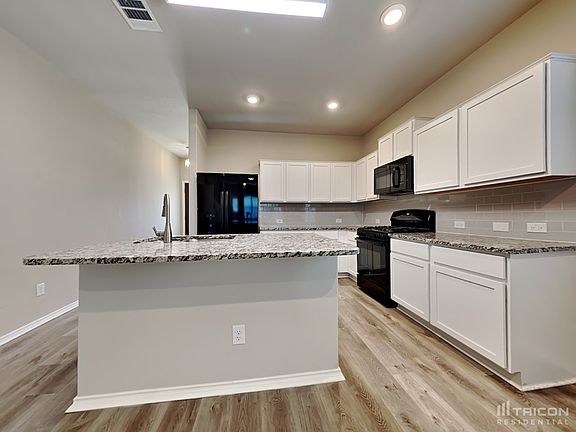 4th image of 2414 Marbach Woods