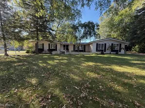 216 E Carolina Ave, Sebring, OH 44672