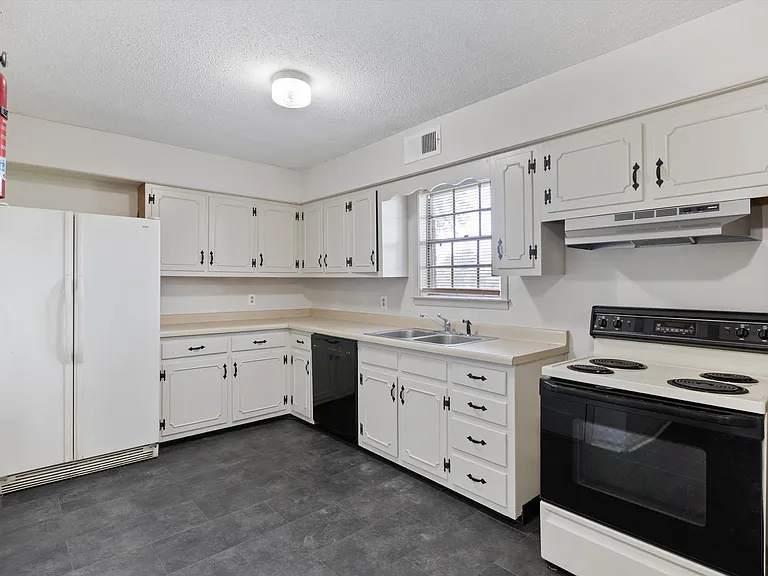 4918 Fairbrook Ave — Photo 8
