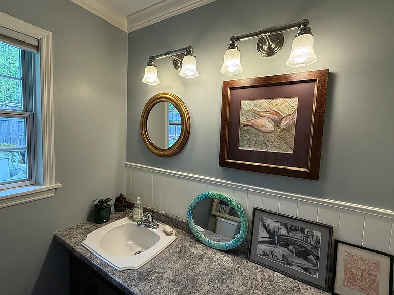 808 S End Rd — Photo 27