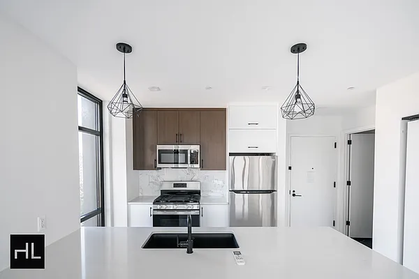 Rented by Highline Residential | media 10