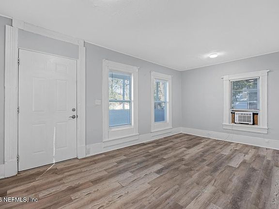 4th image of 1648 36TH Street W