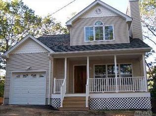 12 Midvale Ave, Prt Jefferson, NY 11777
