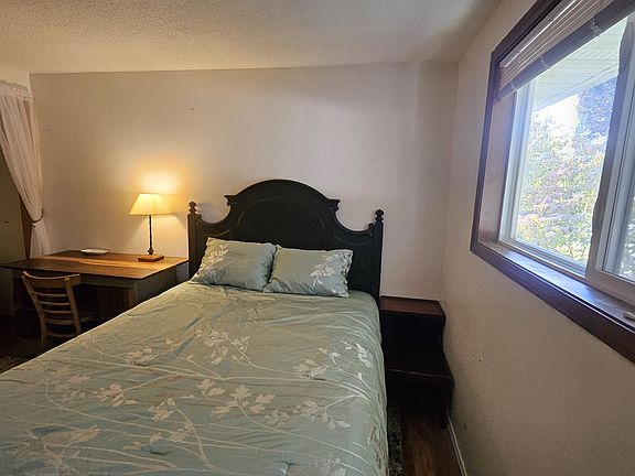 3rd image of 10007 NE 108th Ave #2