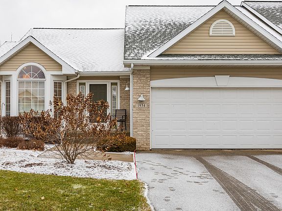 2nd image of 1934 Dunlin Ct NE #14