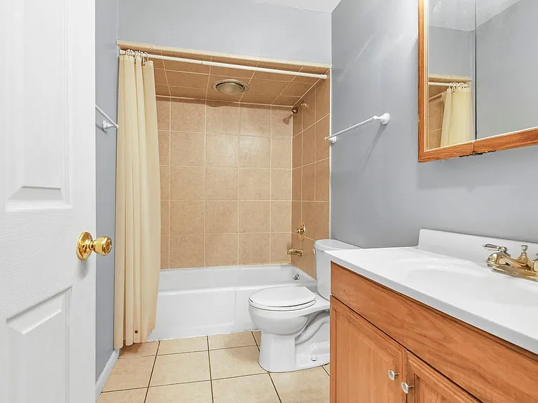 509 White City Blvd — Photo 15